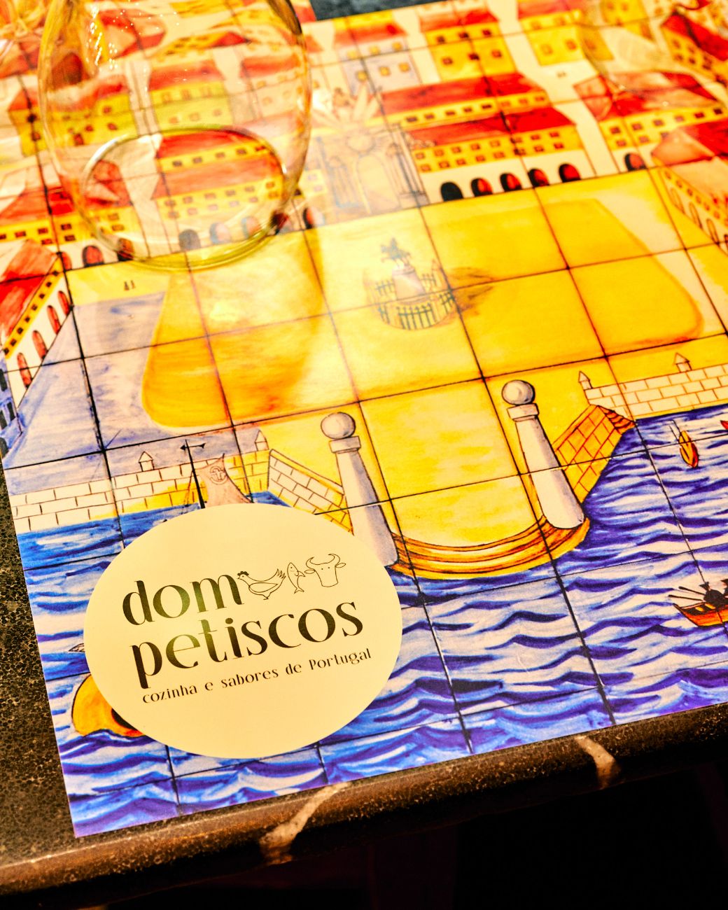 Le panneau d'azulejos Dom Petiscos